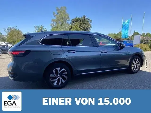 Gebraucht VW Passat Business 150 PS (110 kW) 2024 Grau metallic Kombi