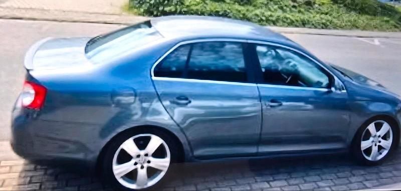 Grau Gebraucht 2006 VW Jetta GTI Limousine | 4.600 € - Bild 1/2