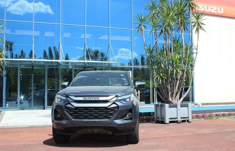Neu Isuzu D-Max 163 PS (119 kW) 2025 Obsidian gray Abholung
