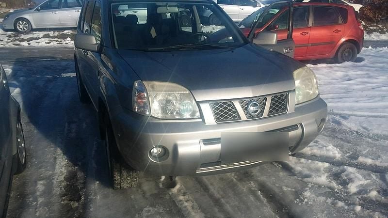 Silber Gebraucht 2004 Nissan X-Trail SUV | 790 € (Superpreis) - Bild 1/4