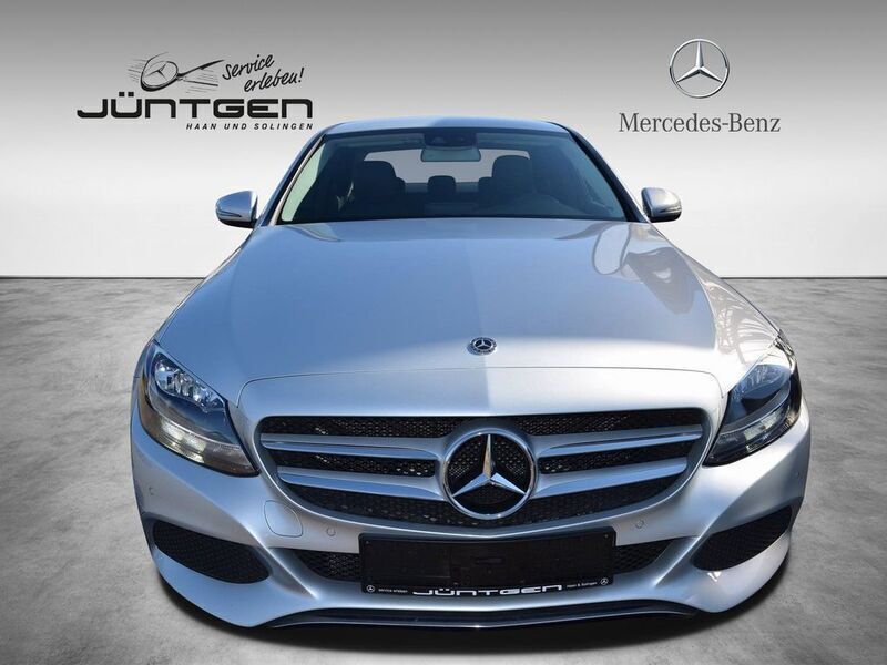 Gebraucht Mercedes C220 Avantgarde 170 PS (125 kW) 2018 Silber metallic Limousine