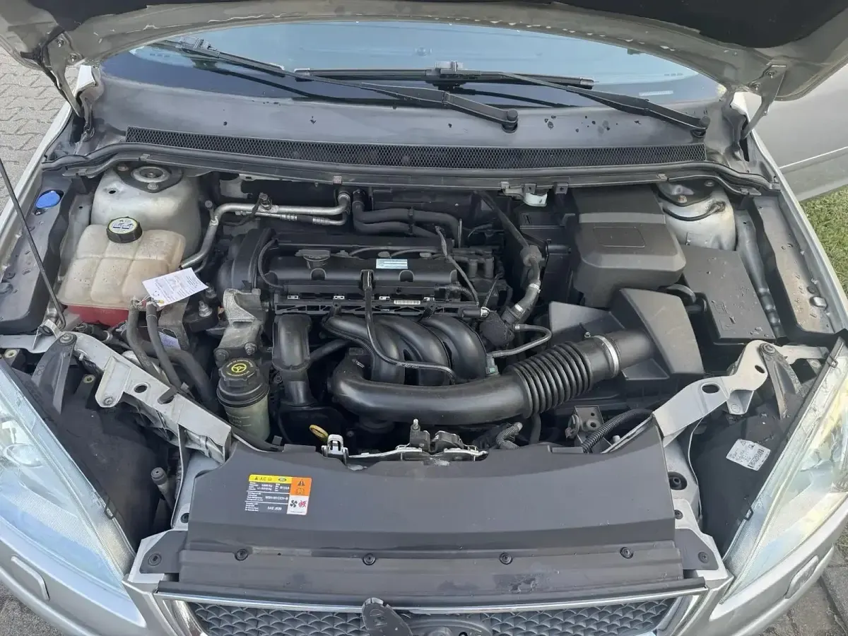 Gebraucht Ford Focus 105 PS (77 kW) 2002 Kleinwagen