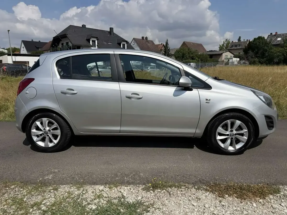 Gebraucht Opel Corsa Energy 87 PS (63 kW) 2014 Argon silber/ice silver (m2) Kleinwagen