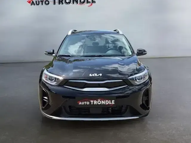 Używany Kia Stonic Vision 120 KM (88 kW) 2023 Czarny SUV