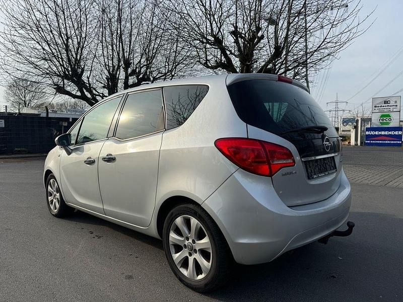 Gebraucht Opel Meriva Innovation 110 PS (80 kW) 2012 Silber Van / Kleinbus