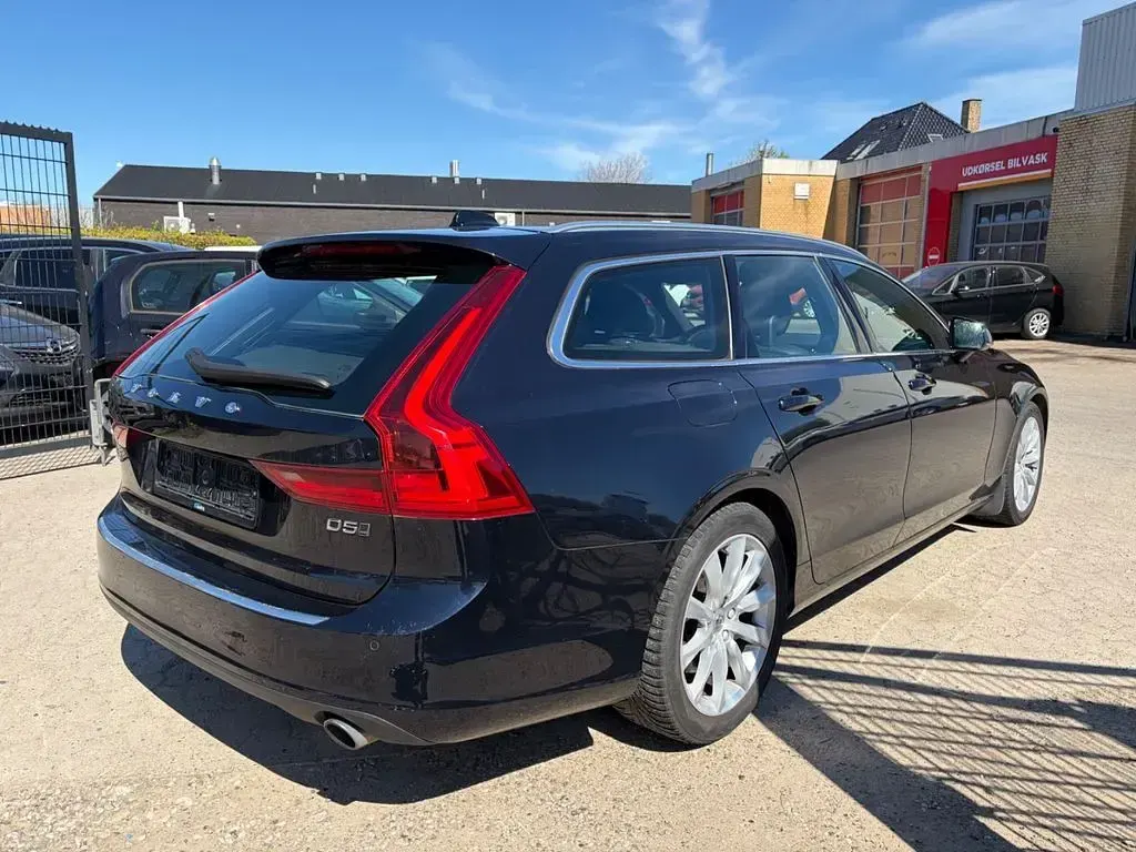 Second-hand Volvo V90 235 CP (172 kW) 2016 Albastru Break