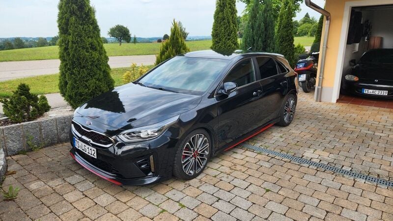 Schwarz Gebraucht 2019 Kia Ceed GT Limousine | 17.990 € (Fairer Preis) - Bild 1/4
