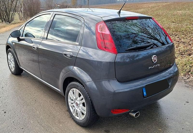 Gebraucht Fiat Punto Lounge 69 PS (50 kW) 2016 Grau Kleinwagen