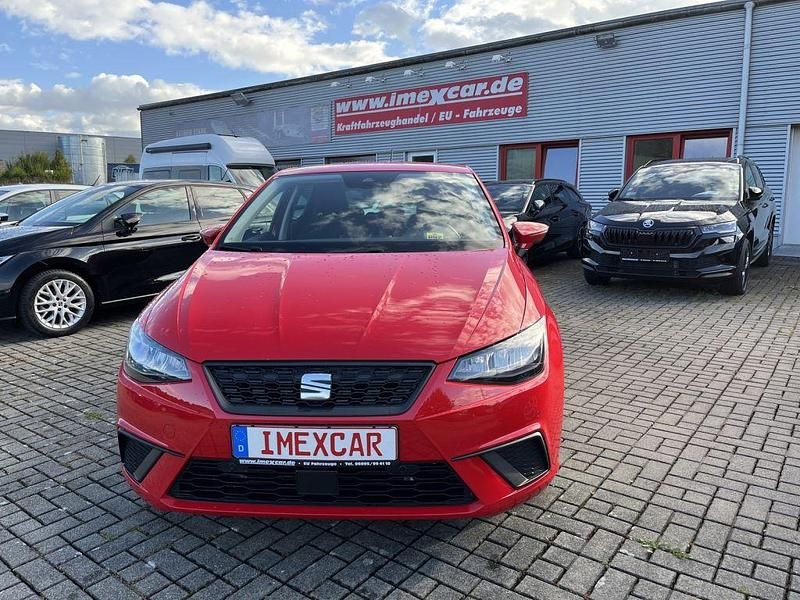Rot uni Gebraucht 2022 Seat Ibiza Style Limousine | 18.989 € (Fairer Preis) - Bild 1/4