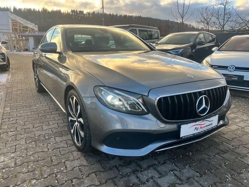 Grau Gebraucht 2018 Mercedes E200 Avantgarde Limousine | 19.500 € (Guter Preis) - Bild 1/4
