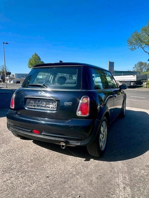 Used Mini Cooper 90 HP (66 kW) 2006 Black Hatchback