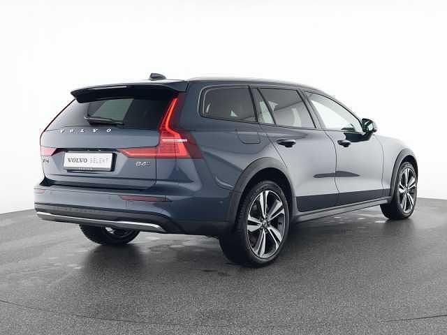 Gebraucht Volvo V60 CC 145 PS (106 kW) 2023 Kombi