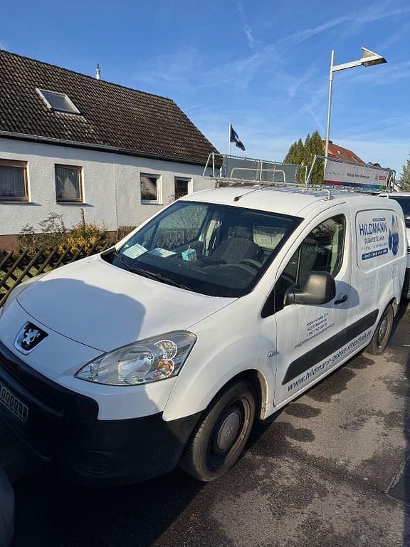 Gebraucht Peugeot Partner 75 PS (55 kW) 2009 Weiß Van / Kleinbus