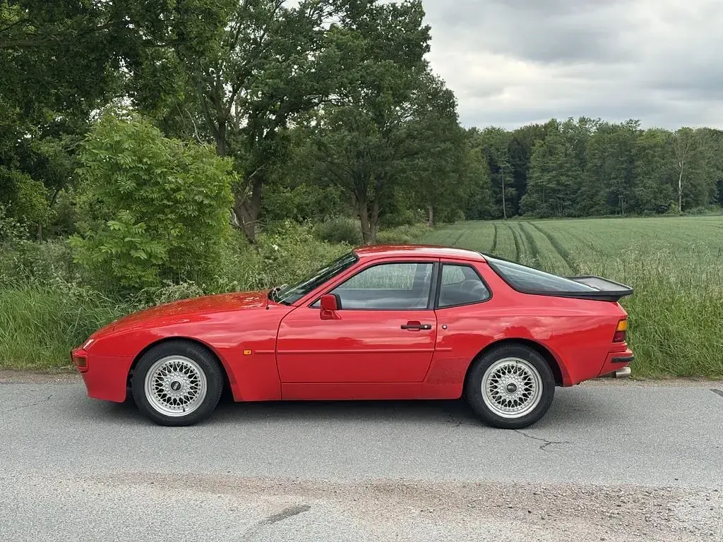Usado Porsche 944 163 CV (119 kW) 1983 Rojo Coupe