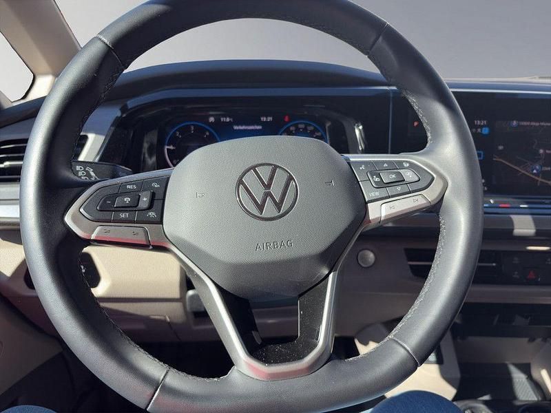 Gebraucht VW T7 Style 150 PS (110 kW) 2023 Pure grey Van