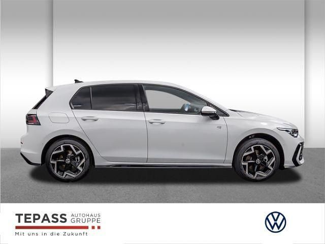 Neu VW Golf R-line 150 PS (110 kW) 2025 Pure white Limousine