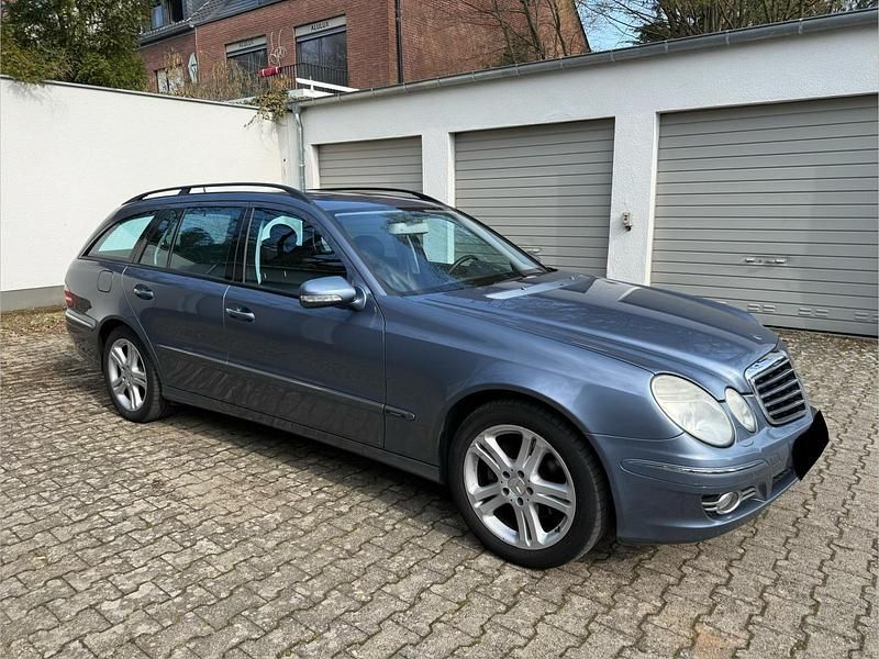 Gebraucht Mercedes E320 Avantgarde 224 PS (164 kW) 2007 Blau Kombi
