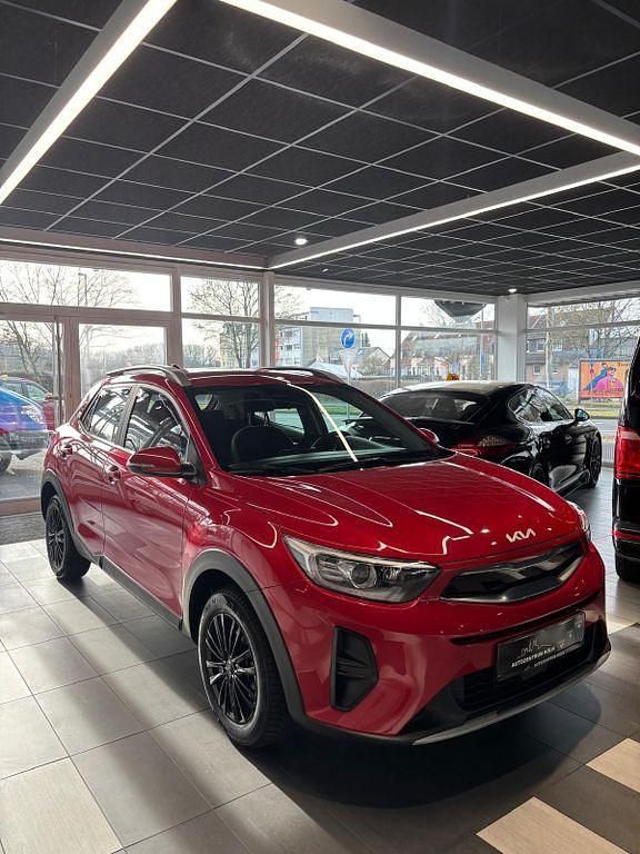 Gebraucht Kia Stonic Vision 84 PS (61 kW) 2023 Rot SUV