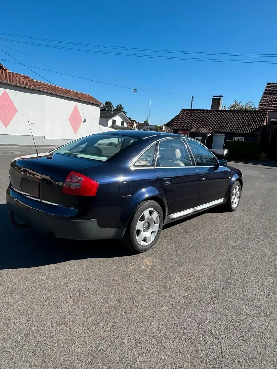 Second-hand Audi A6 299 CP (219 kW) 2000 Albastru Berlinǎ