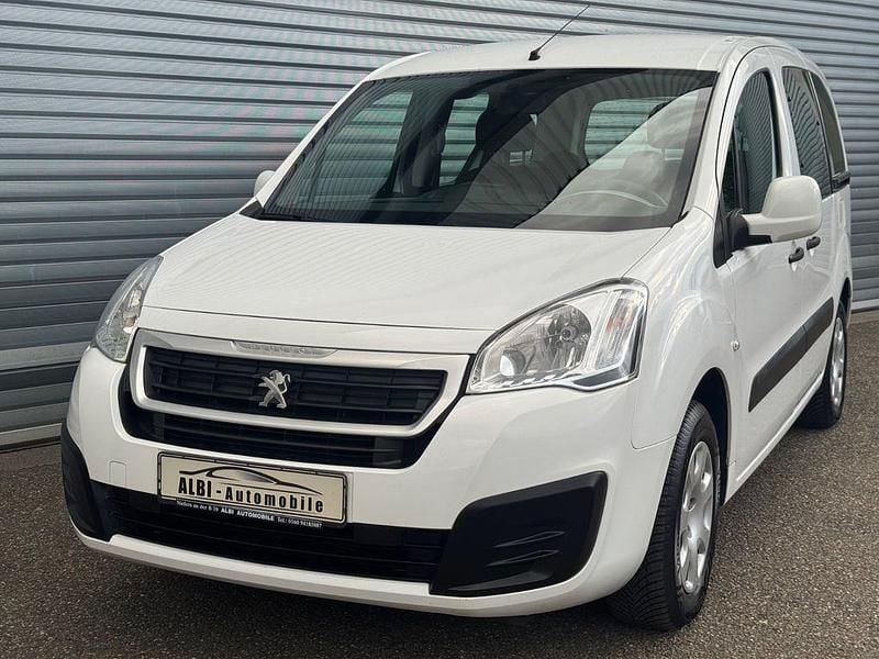 Gebraucht Peugeot Partner Tepee Active 99 PS (72 kW) 2016 Weiß Van / Kleinbus