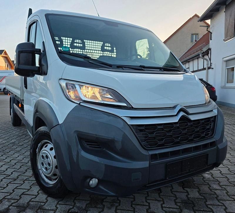 Weiß Gebraucht 2016 Citroën Jumper Van / Kleinbus | 15.468 € (Fairer Preis) - Bild 1/4