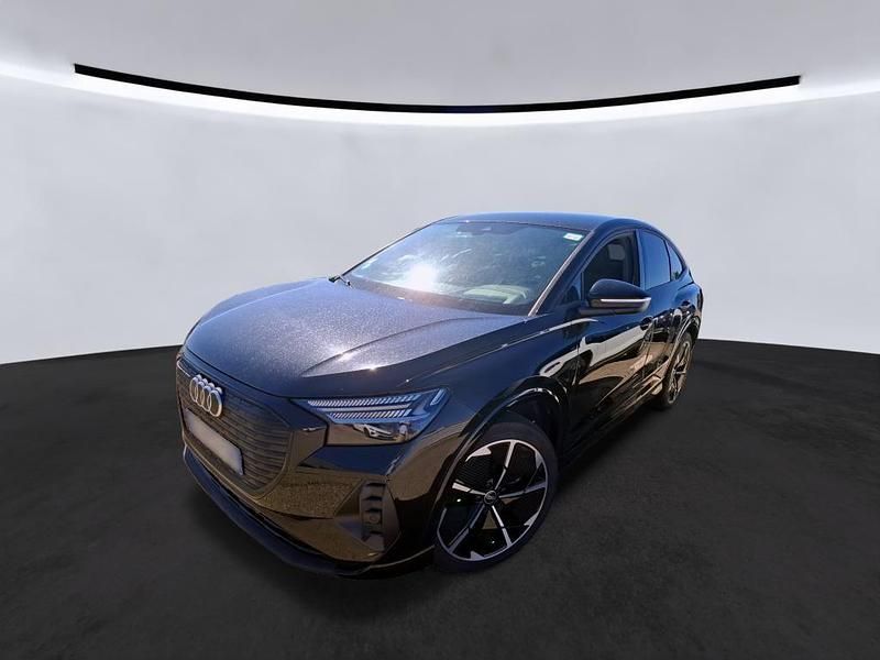 Mythosschwarz metallic Gebraucht 2022 Audi Q4 Sportback e-tron Ambiente SUV | 33.740 € (Guter Preis) - Bild 1/2