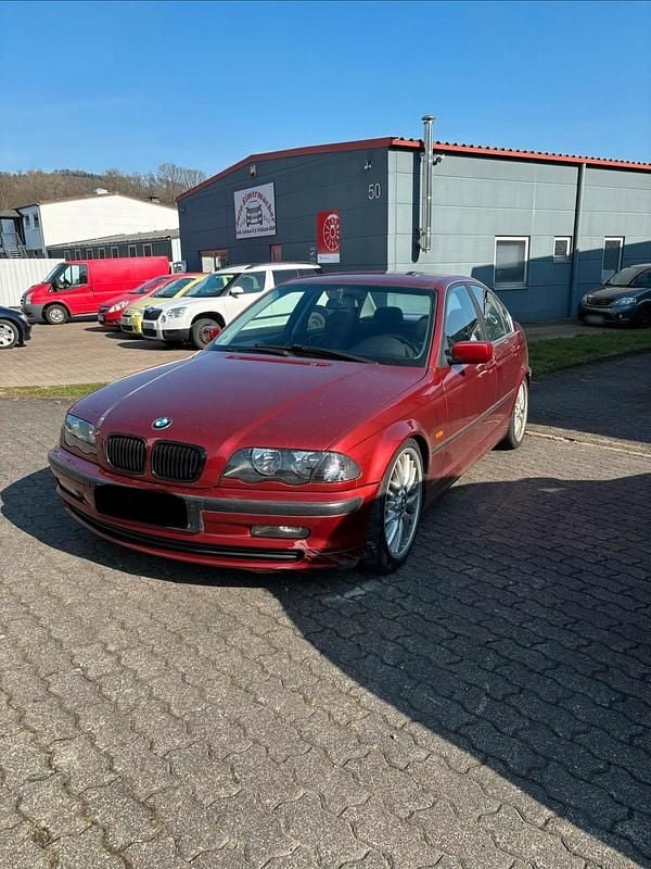 Gebraucht BMW 320 150 PS (110 kW) 1998 Rot Limousine