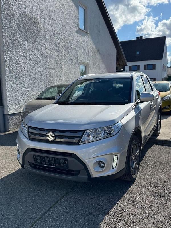 Grau Gebraucht 2016 Suzuki Vitara Comfort SUV | 14.790 € (Guter Preis) - Bild 1/4