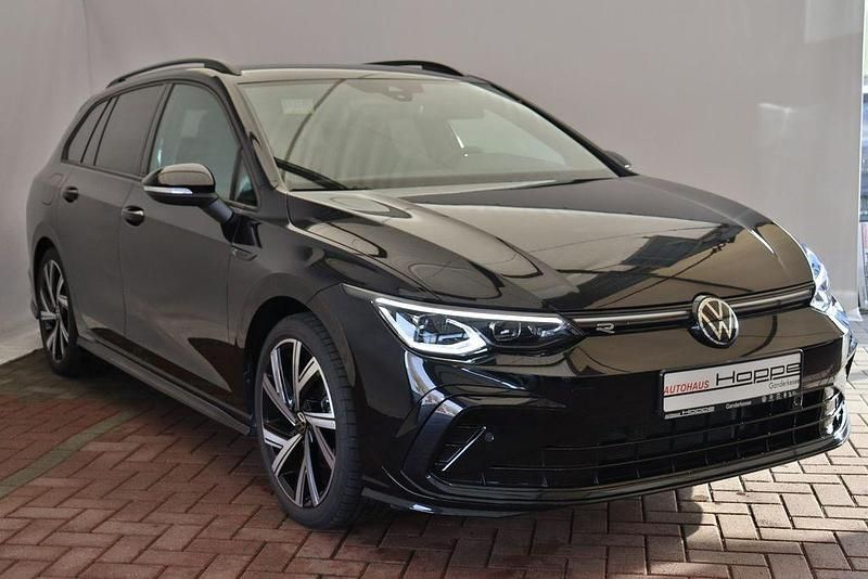 Gebraucht VW Golf VIII R-line 131 PS (96 kW) 2024 Schwarz Kombi