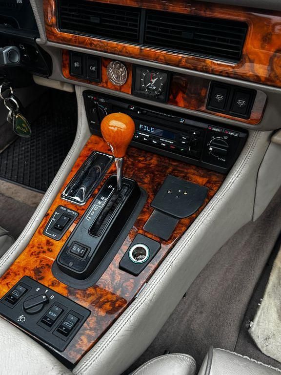 Käytetty Jaguar XJS 232 HP (170 kW) 1995 Sininen Avoauto