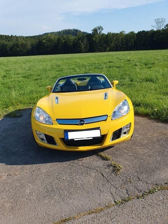 Second-hand Opel GT 264 CP (194 kW) 2008 Galben Cabrio