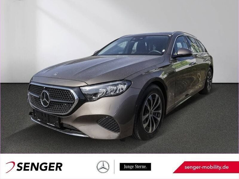 Andere farbe Gebraucht 2024 Mercedes E220 Avantgarde Kombi | 48.680 € (Guter Preis) - Bild 1/4
