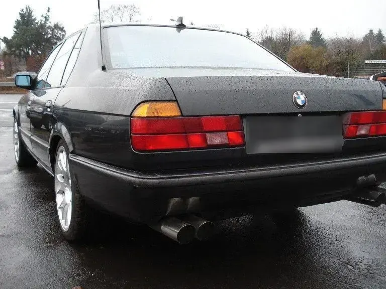 Gebraucht BMW 750 299 PS (219 kW) 1989 Schwarz Limousine