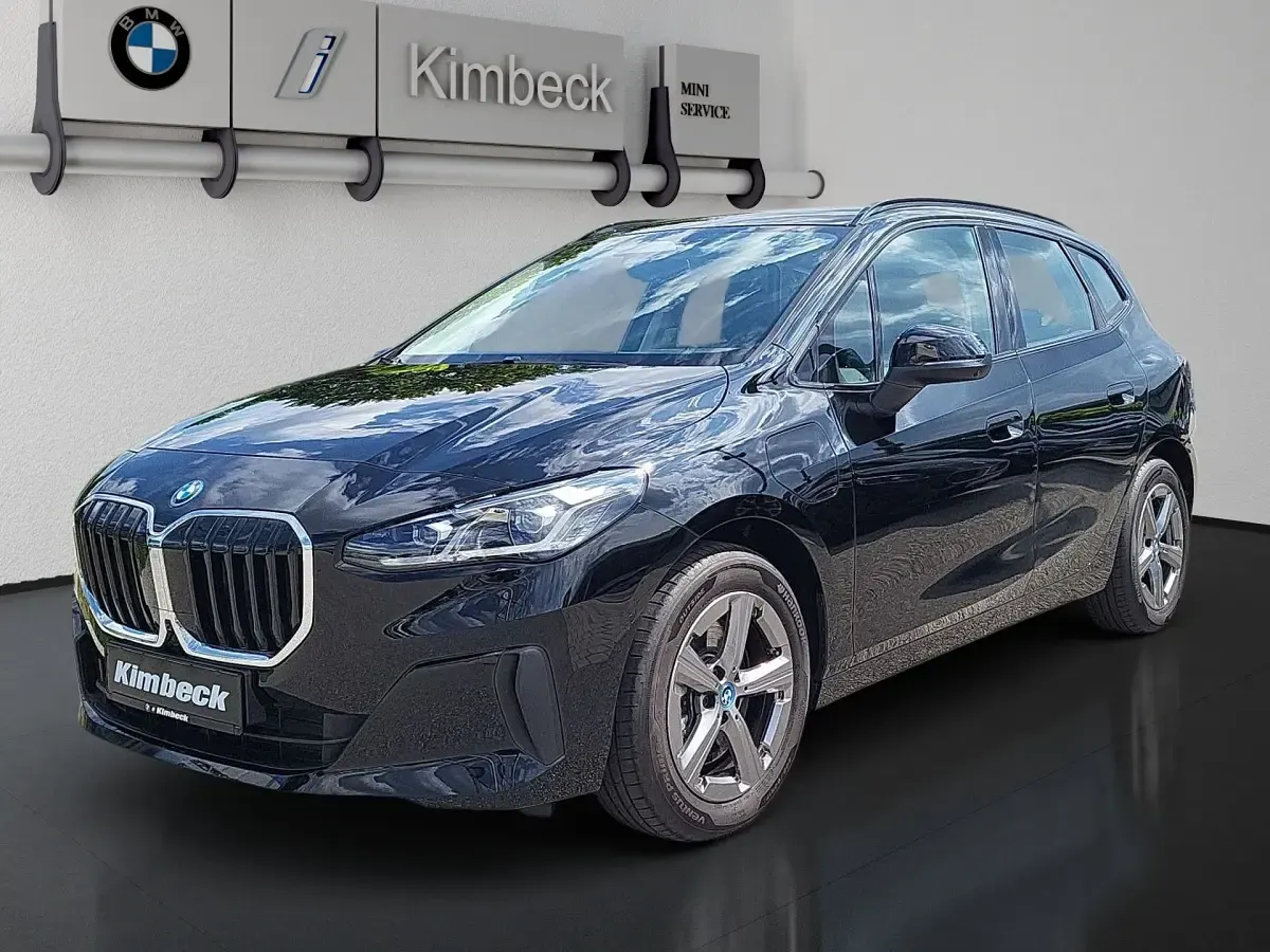 Gebraucht BMW 230e Active Tourer 326 PS (239 kW) 2025 Schwarz uni Van / Kleinbus