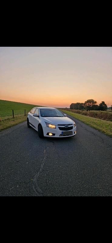 Gebraucht Chevrolet Cruze 163 PS (119 kW) 2012 Weiß Limousine