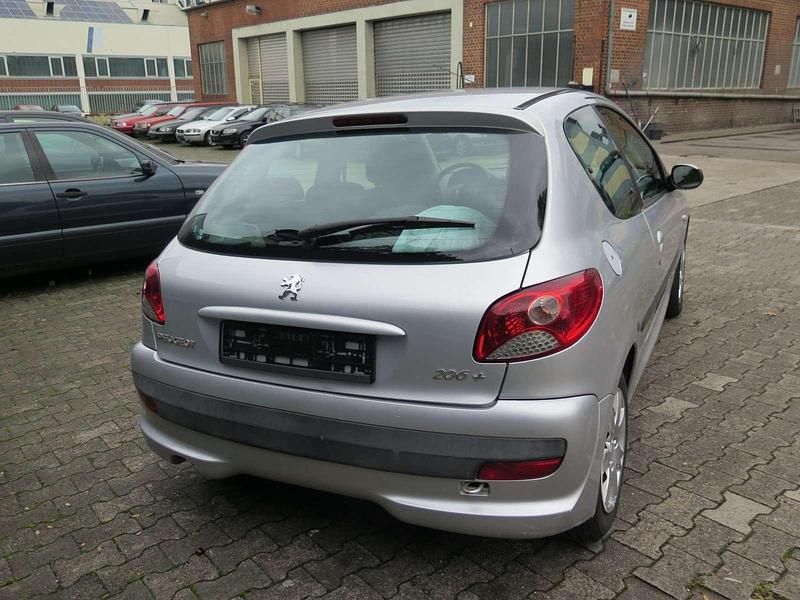 Gebraucht Peugeot 206+ 73 PS (53 kW) 2009 Silber Kleinwagen