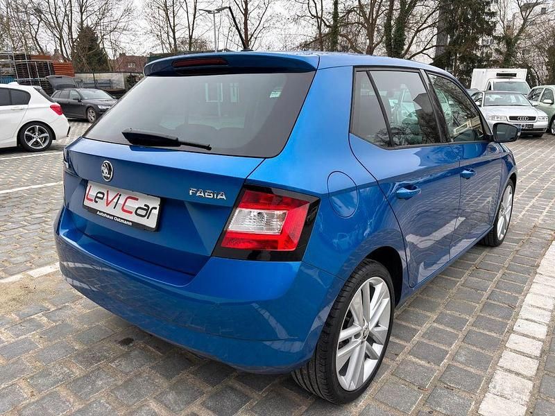Gebraucht Skoda Fabia Style 90 PS (66 kW) 2015 Blau Limousine