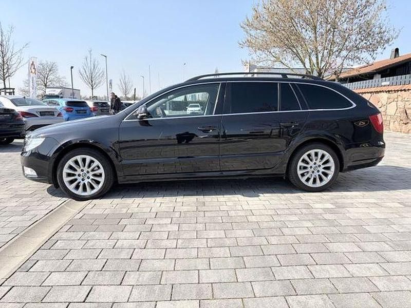 Gebraucht Skoda Superb Exclusive 140 PS (102 kW) 2013 Andere Limousine