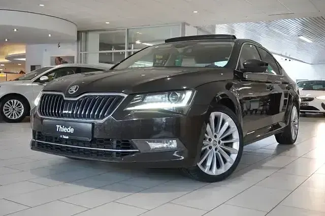 Gebraucht Skoda Superb LAURIN & KLEMENT 280 PS (205 kW) 2017 Magneticbraun metallic Limousine