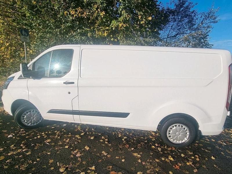 Weiß Gebraucht 2018 Ford Transit Custom Limousine | 14.000 € (Superpreis) - Bild 1/4