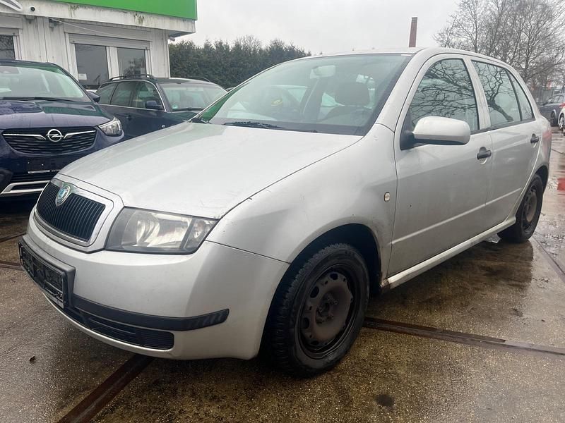 Second-hand Skoda Fabia 101 CP (74 kW) 2004 Argintiu Berlinǎ