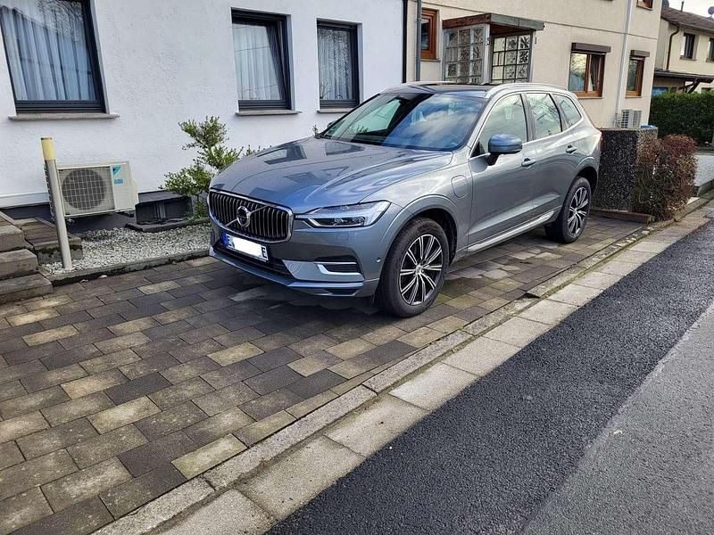 Grau Gebraucht 2020 Volvo XC60 Inscription SUV | 38.500 € (Fairer Preis) - Bild 1/4