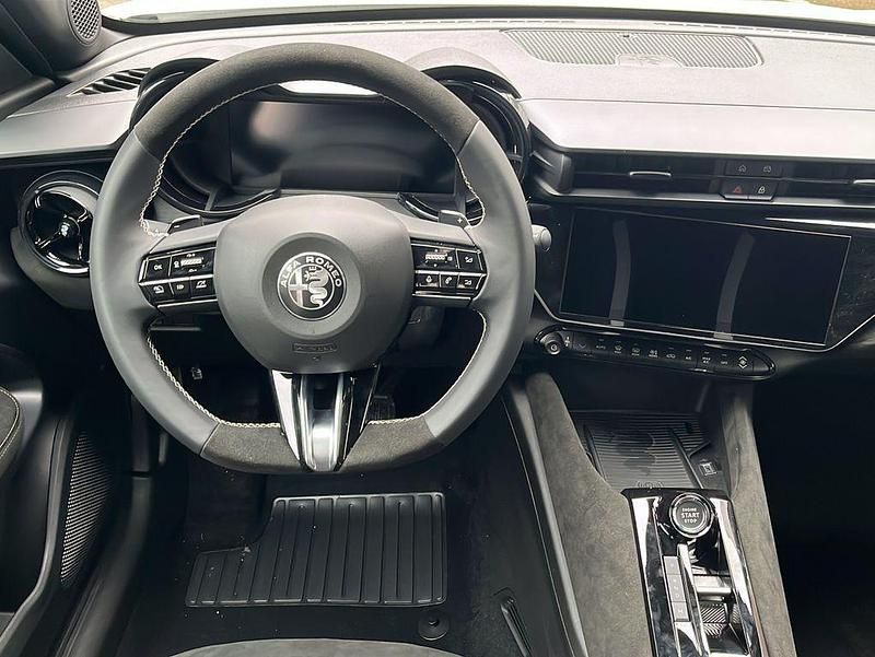 Neu Alfa Romeo GT Junior Edizione Speciale 136 PS (100 kW) 2026 Weiß SUV