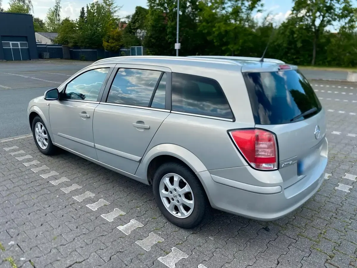 Gebraucht Opel Astra 85 PS (62 kW) 2010 Beige Kombi