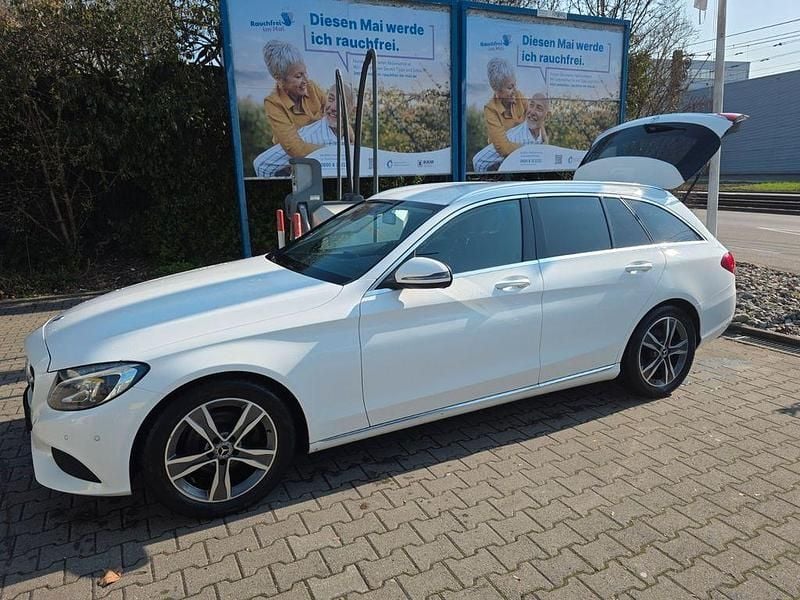 Gebraucht Mercedes C180 156 PS (114 kW) 2017 Weiß Limousine
