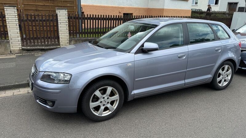 Grau Gebraucht 2007 Audi A3 Sportback Ambition Limousine | 3.750 € (Guter Preis) - Bild 1/4