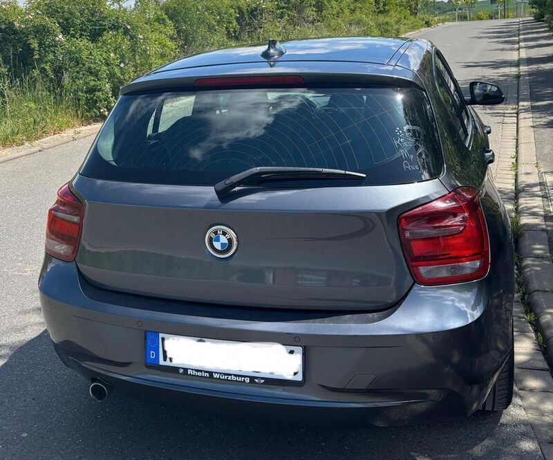 Grau Gebraucht 2012 BMW 116 Efficient Dynamics Kleinwagen | 7.500 € (Teuer) - Bild 1/4