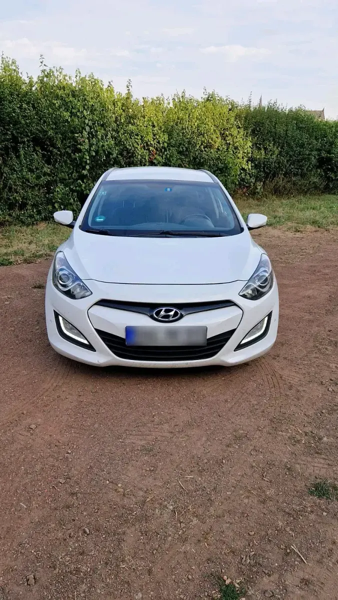 Gebraucht Hyundai i30 110 PS (80 kW) 2014 Weiß Kombi