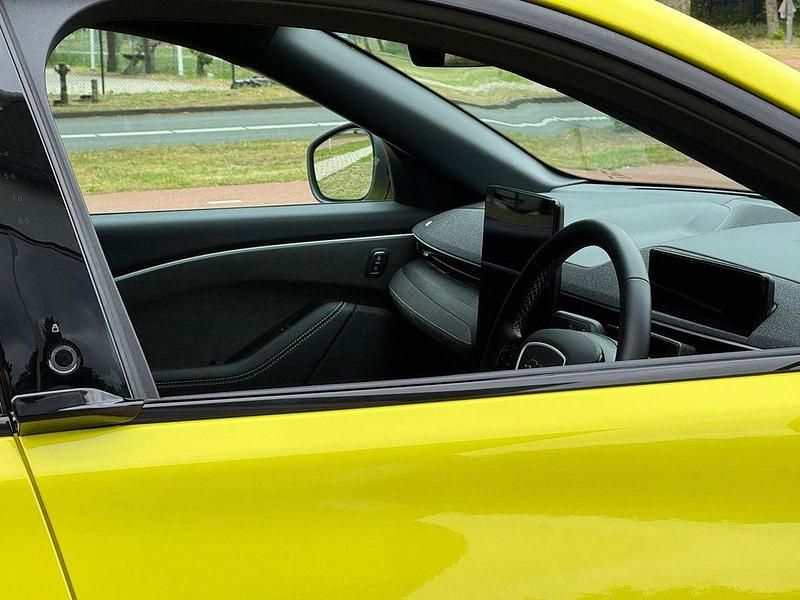 Gebraucht Ford Mustang Mach-E GT 358 kW (487 PS) 2024 Gelb SUV