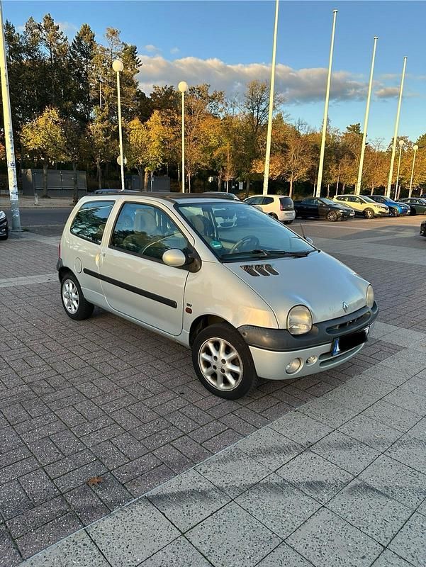 Silber Gebraucht 2001 Renault Twingo Kleinwagen | 1.200 € (Fairer Preis) - Bild 1/4